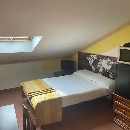 Euro House Airport Hotel 4*