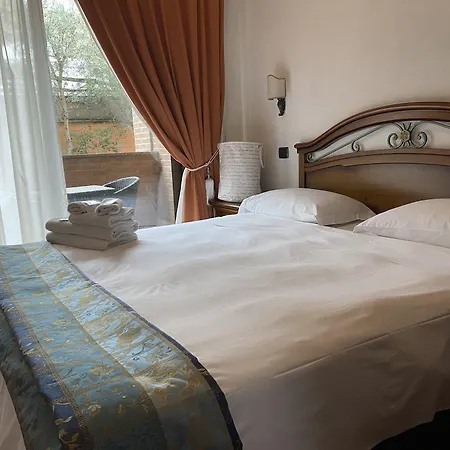 Hotel Euro House Airport 4*