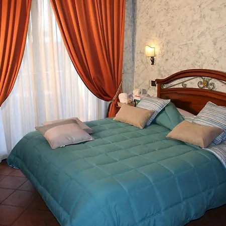Euro House Airport Hotel 4*