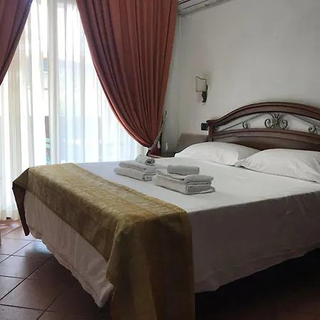 Euro House Airport 4*