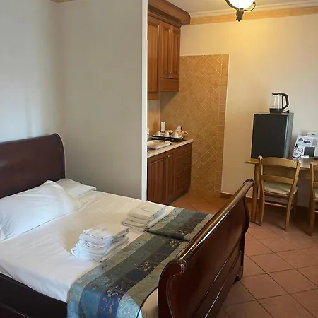 Euro House Airport Отель Фьюмичино
