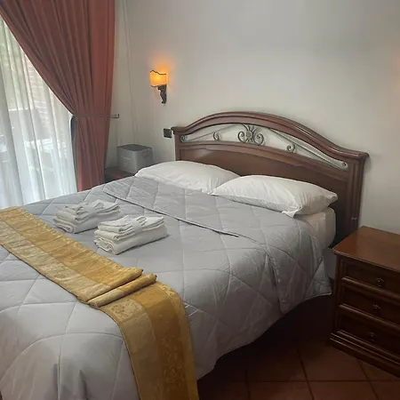 Отель Euro House Airport