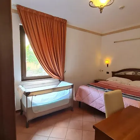 Отель Euro House Airport Фьюмичино