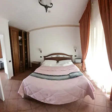 Euro House Airport Hotel 4*
