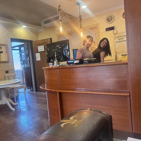 Hotel Euro House Airport 4*