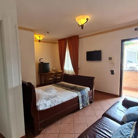 Отель Euro House Airport