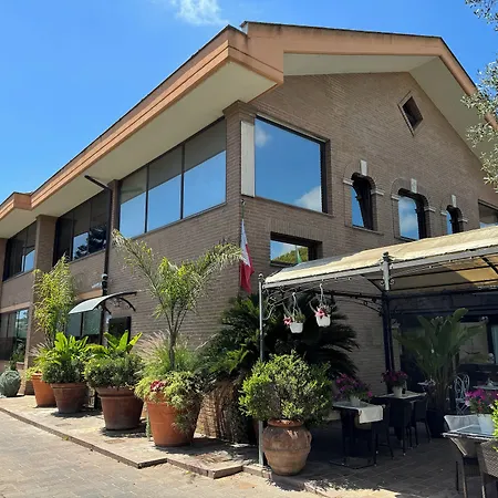 Euro House Airport 4* Фьюмичино