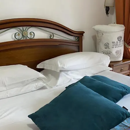 Euro House Airport Hotel 4*